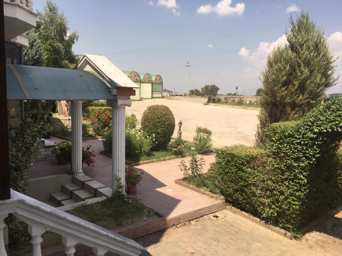 Hotel Villa Kabashi Корча Экстерьер фото
