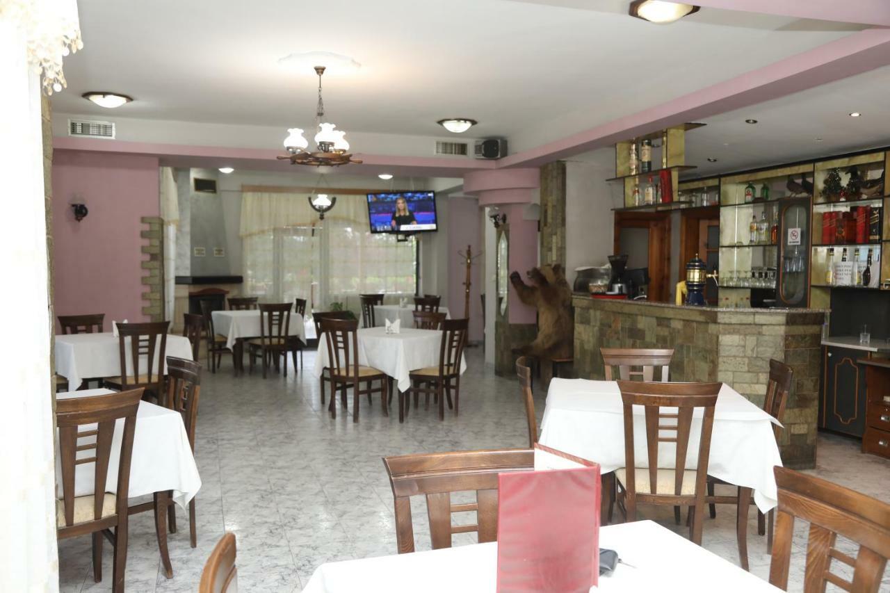 Hotel Villa Kabashi Корча Экстерьер фото