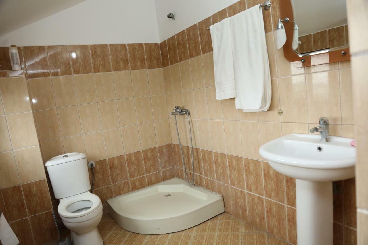 Hotel Villa Kabashi Корча Экстерьер фото