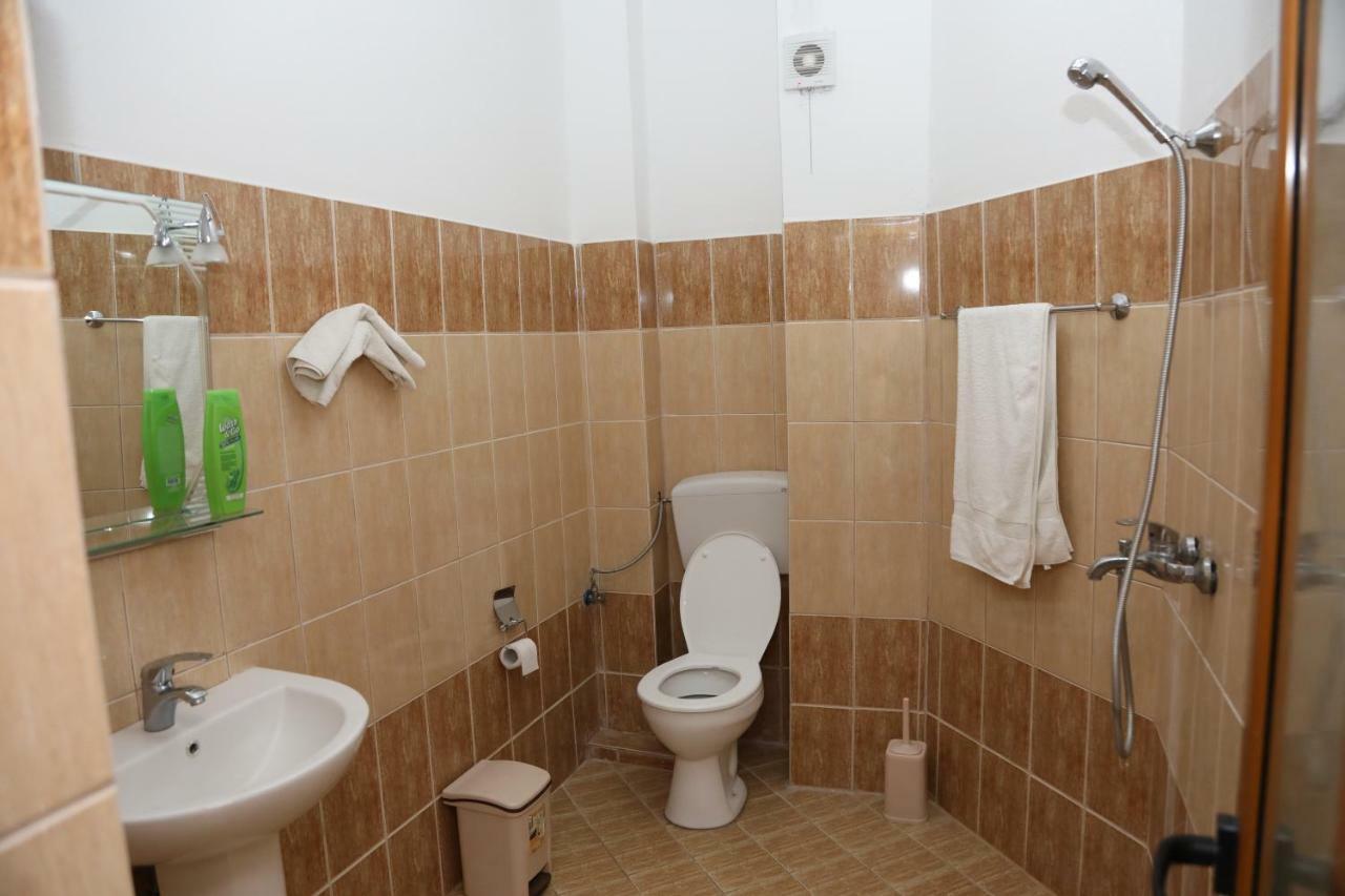 Hotel Villa Kabashi Корча Экстерьер фото