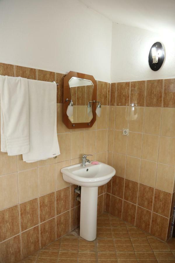 Hotel Villa Kabashi Корча Экстерьер фото