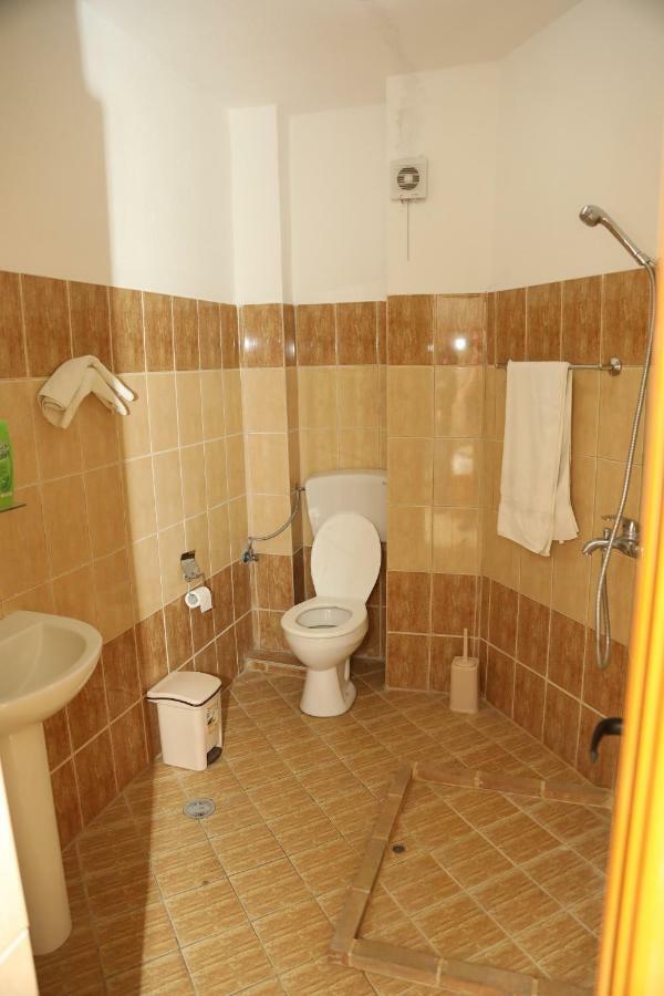 Hotel Villa Kabashi Корча Экстерьер фото